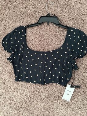 RVCA short top